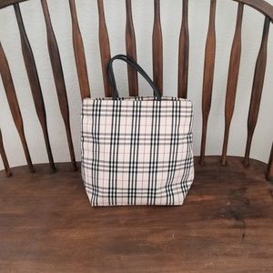 Burberry Tote Classic plaid.
